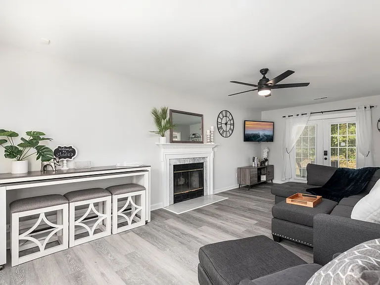 4126 Silver Fox Ct — Photo 2
