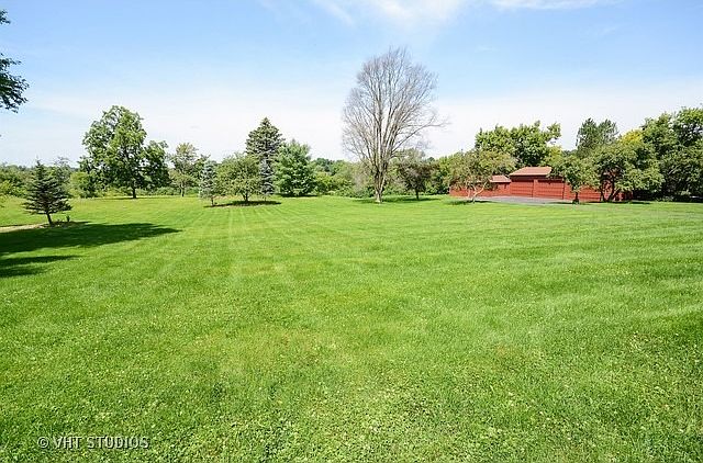 2nd image of 140 Arrowhead Ln