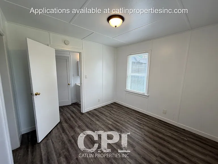 275 Baltimore St — Photo 8