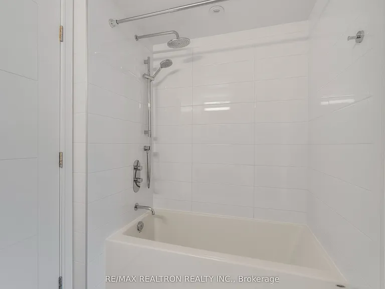 2525 Bathurst St #310 — Photo 20