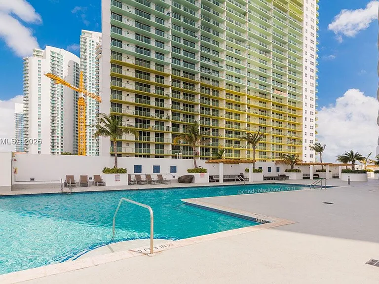 1750 N Bayshore Dr #2514 — Photo 4