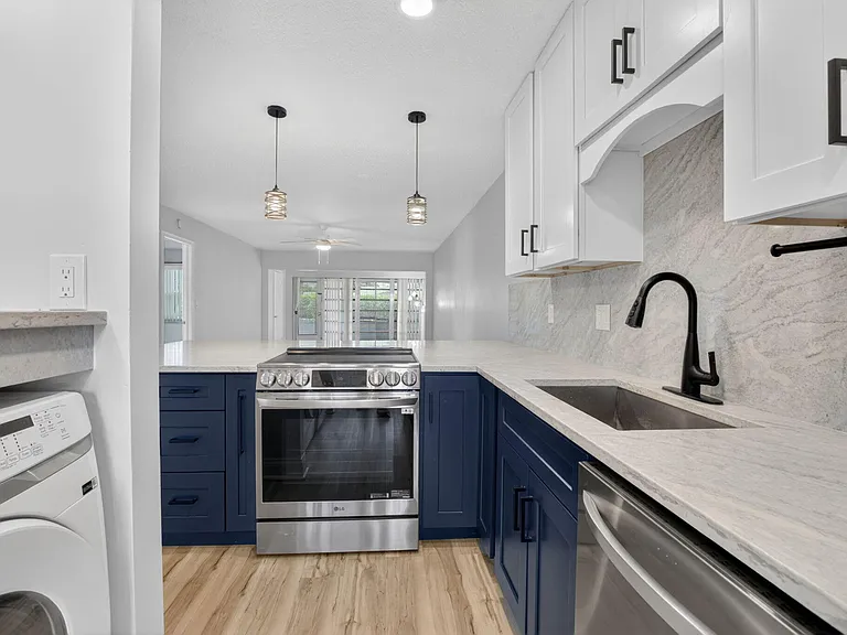 2401 Del Aire Blvd #101 — Photo 9