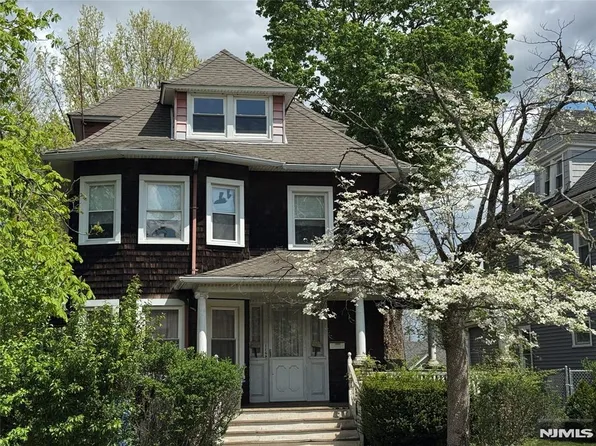 116 Clinton Pl, Hackensack, NJ 07601