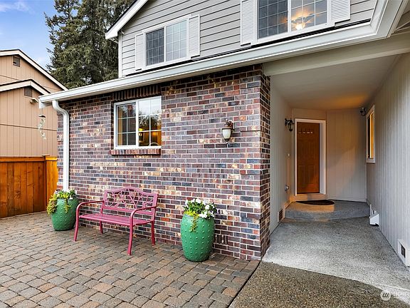 3rd image of 10816 130th Avenue E