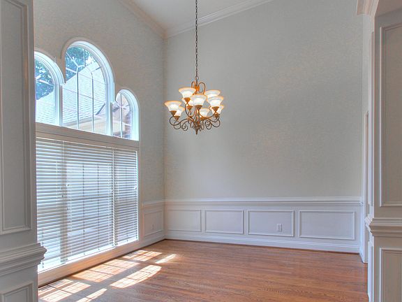 4th image of 2043 Applebrook Dr