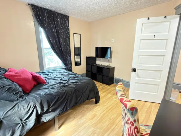 (undisclosed Address), Akron, OH 44320