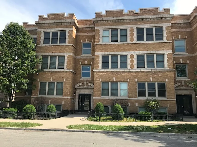 410 W School St — Photo 1