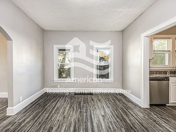 1145631_005_dining_room_14138555.jpg