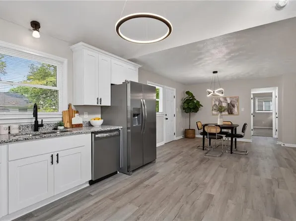 212 Woodbury Forrest Dr, Hampton, VA 23666