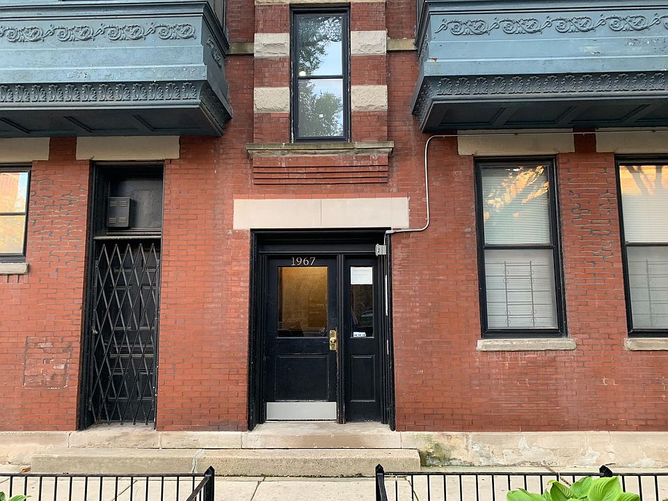 2nd image of 1967 N Dayton St APT 2S