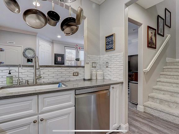 3rd image of 10423 Whitcomb Way Unit 114