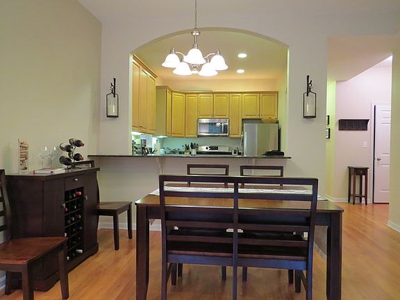 5th image of 4212 N Ashland Ave APT 1S