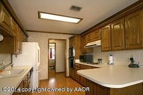 3rd image of 7128 Birkshire Dr