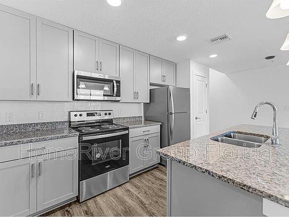 4th image of 5205 Eggleston Ave #304