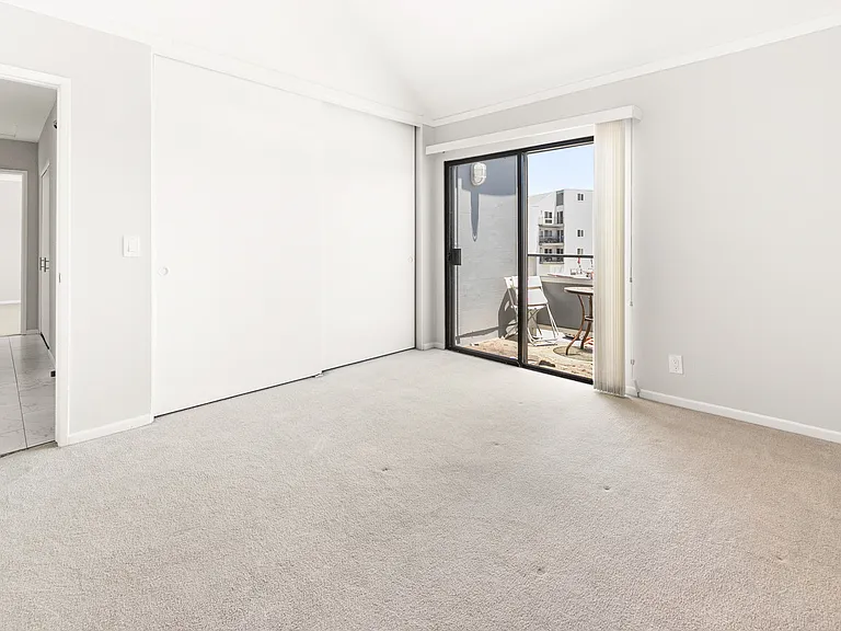 625 Esplanade #64 — Photo 19