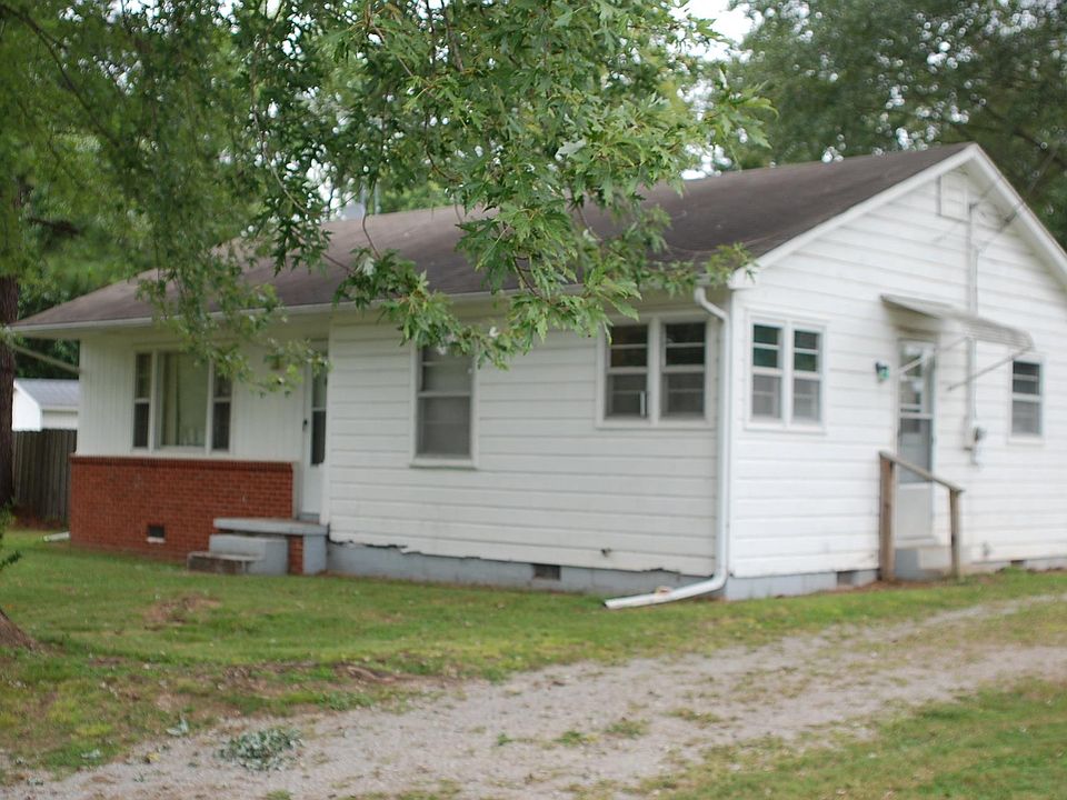 1st image of 403 Circle Dr