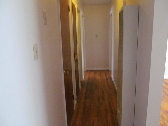 5th image of 112 Columbia Ln