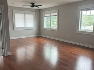 1 2nd St #201, Topsham, ME 04086