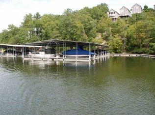 100 Deer Ln, Savannah, TN 38372