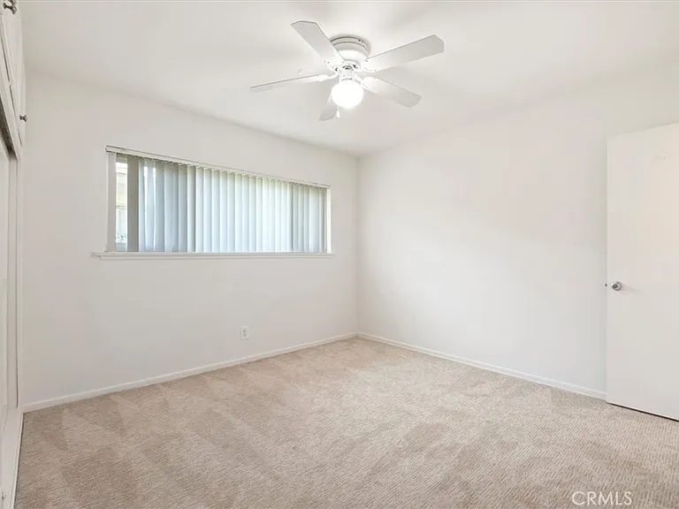 5851 Woodman Ave — Photo 21