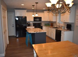 1616 S Parkview Blvd, Brandon, SD 57005