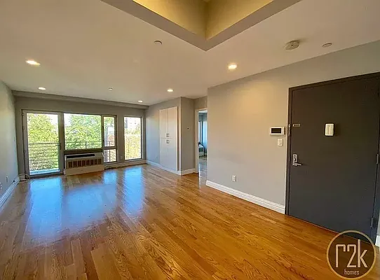 Rented by Realty 2000 Corp | media 3