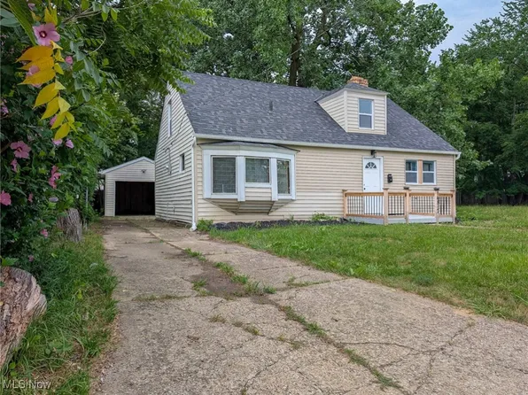 14817 Naples Ave, Cleveland, OH 44128