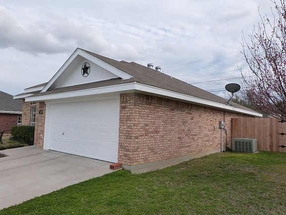 3rd image of 4426 Brookdale Dr