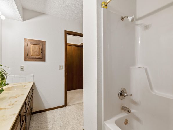 2421 S Yellowstone St APT 103, Wichita, KS 67215