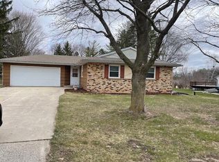 6970 Lark Ave, Hartford, WI 53027