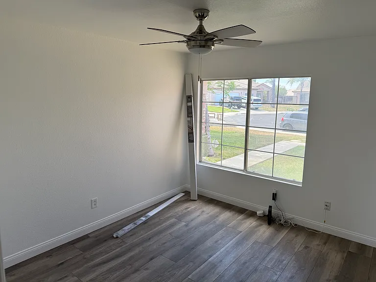 31548 Hamburg Cir — Photo 15
