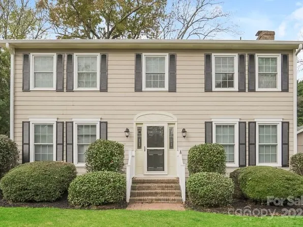 775 Summerwood Dr, Rock Hill, SC 29732