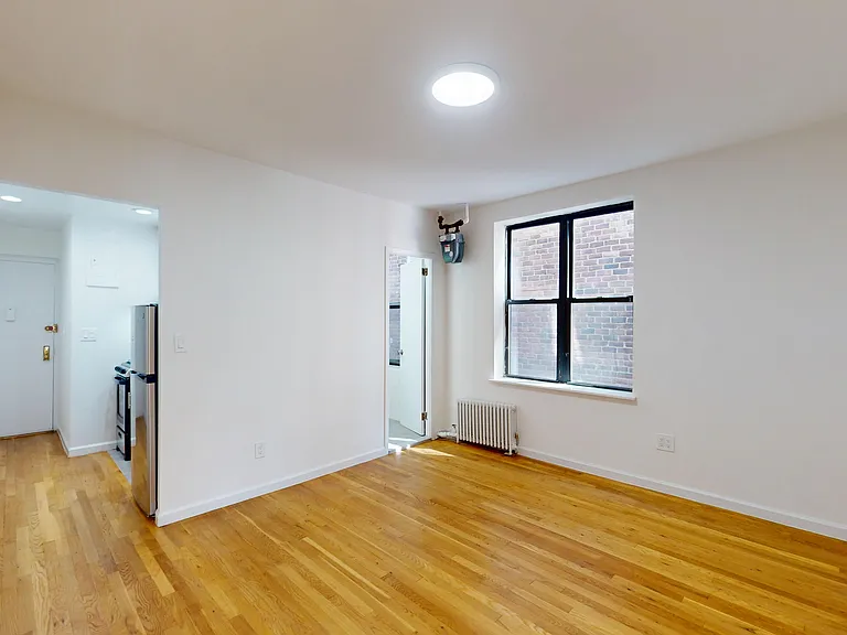 417 E 65th St #20 — Photo 4
