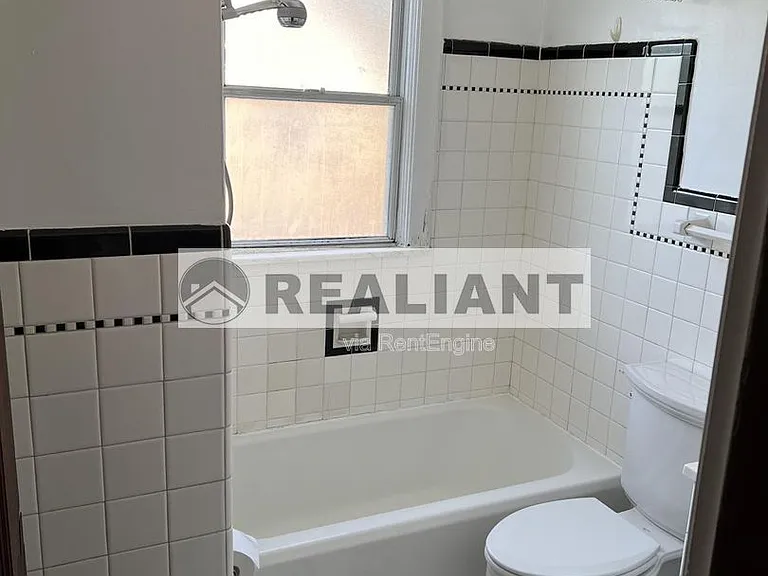 2214 Memorial Pkwy — Photo 5