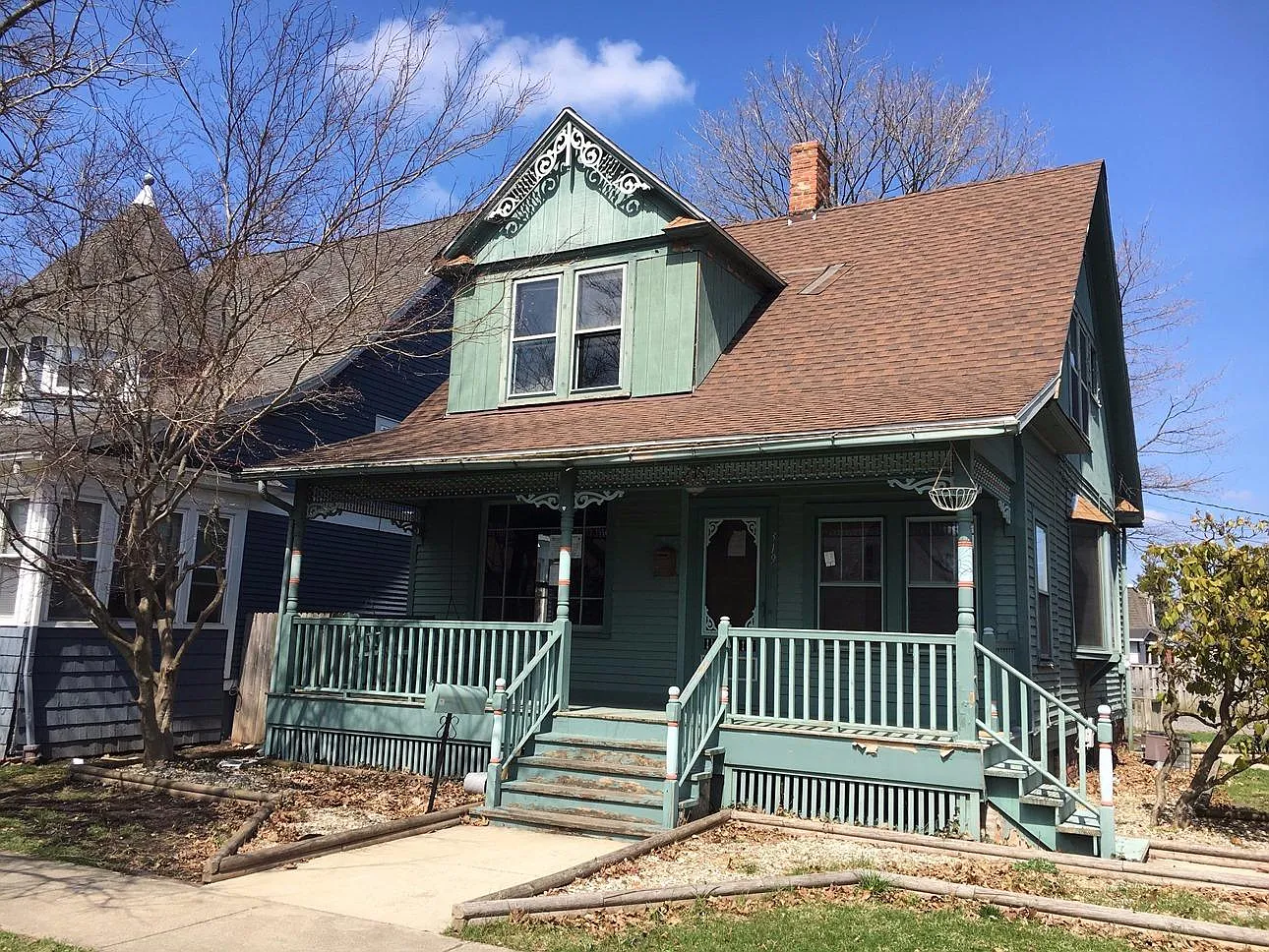 319 E Maple Ave photo 1