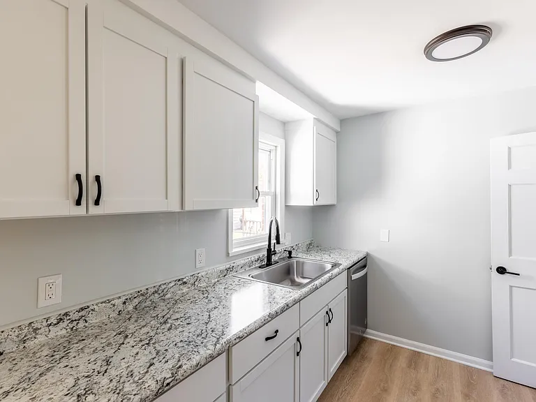 1231 Churchill Rd — Photo 4