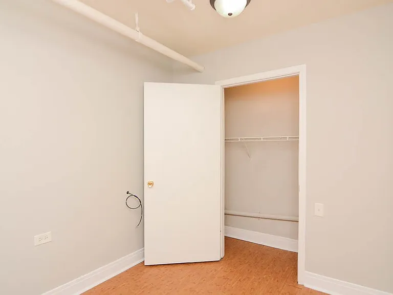 5736 N Winthrop Ave #410 — Photo 17