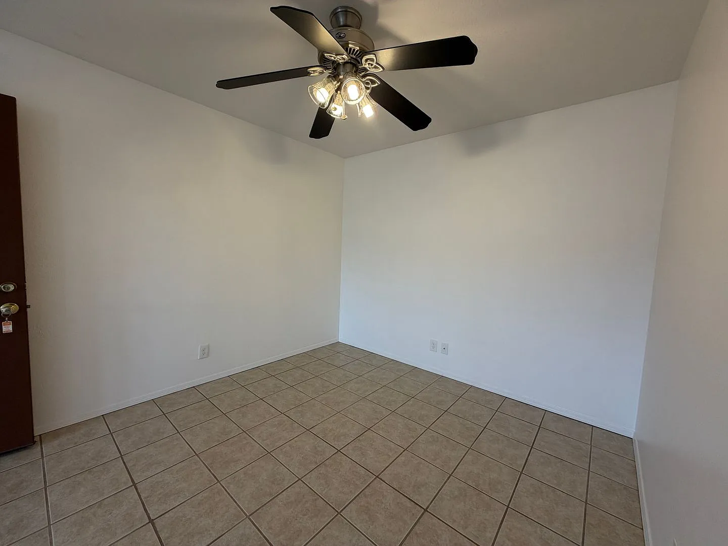 1307 Rufina Lane Unit 4 - Bright Updated Upstairs Unit with Off-Street Parking! — Photo 4