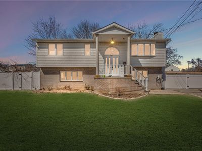 321 Sherbrooke Road, Lindenhurst, NY, 11757