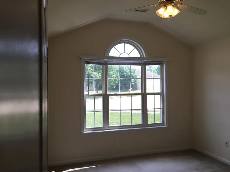 4805 Castlewood Ct — Photo 17
