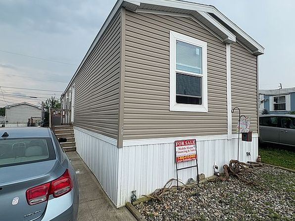 1032 Cedar St