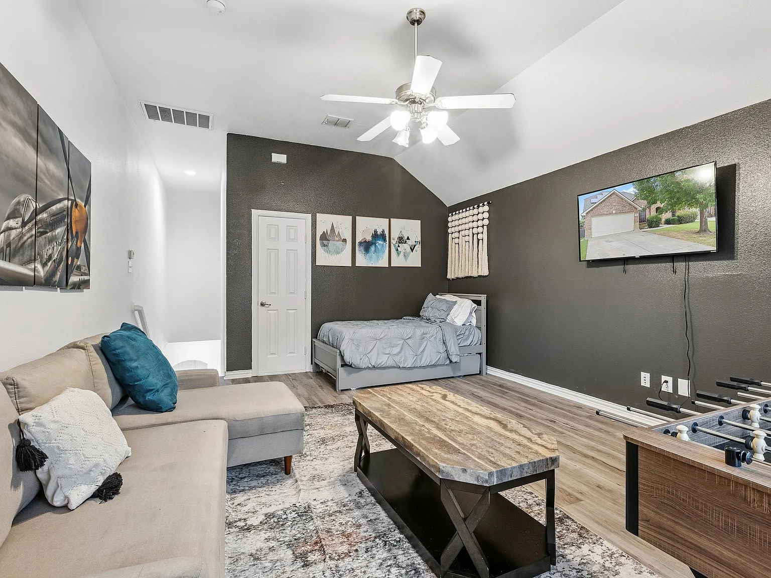 5 bed, 2498 sqft, $6,500 — Photo 3
