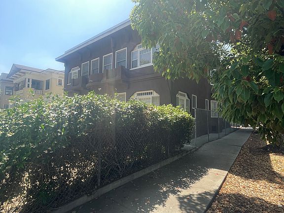 3rd image of 878 W 40th Pl #878