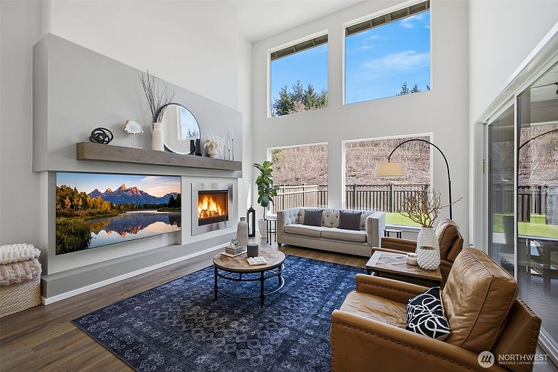 3rd image of 13241 181st Avenue Ct E
