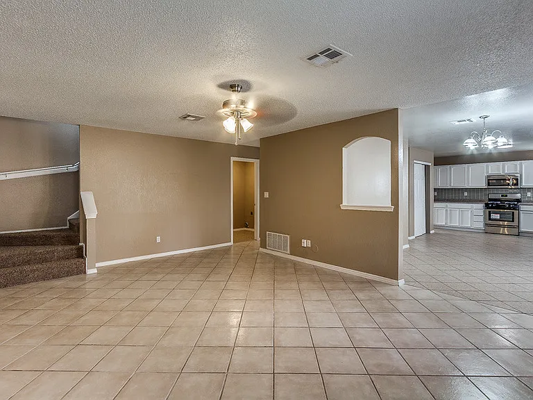 12233 Iverson Ct — Photo 8
