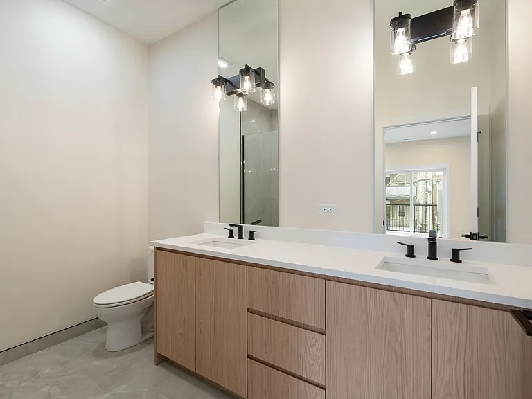 416 E 50th Pl #1W — Photo 18