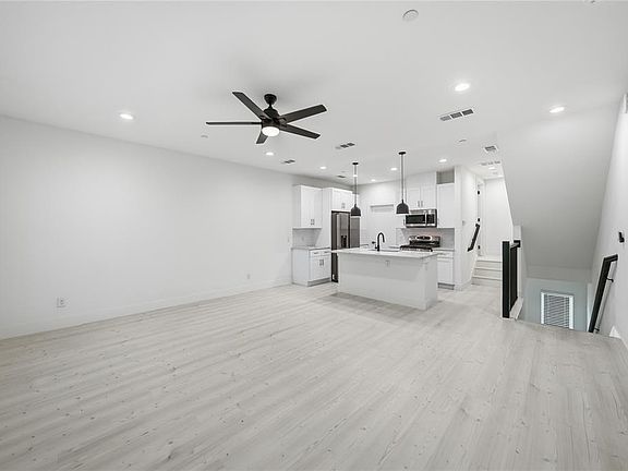 2nd image of 7207 Mohawk Dr #106