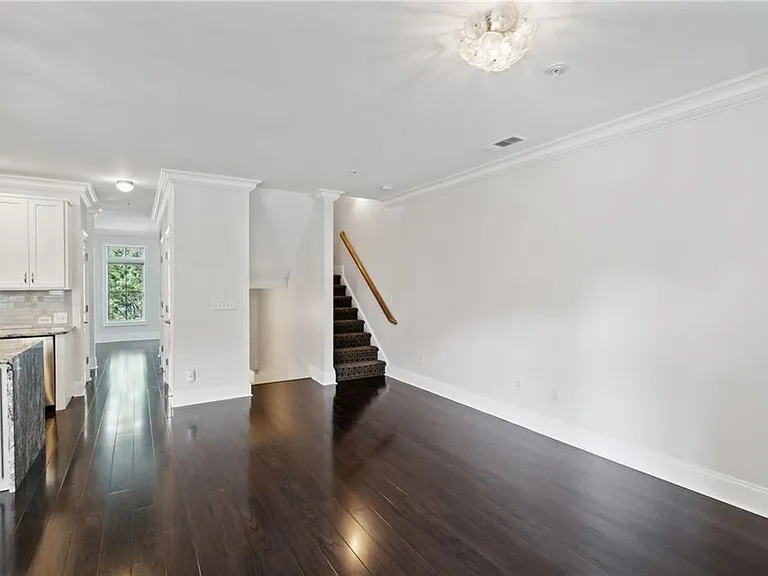 2707 Wander Ln — Photo 24