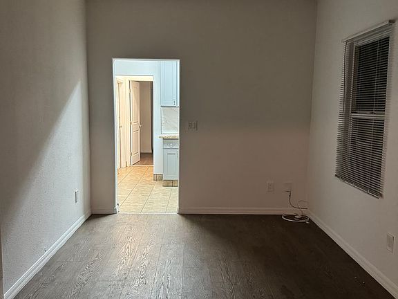 2nd image of 2252 W 28th St #2254-1/2