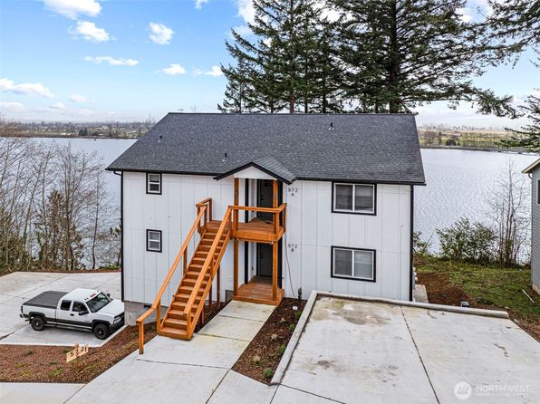 572 Columbia Street, Cathlamet, WA 98612